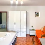 1 Bedroom In Appartement