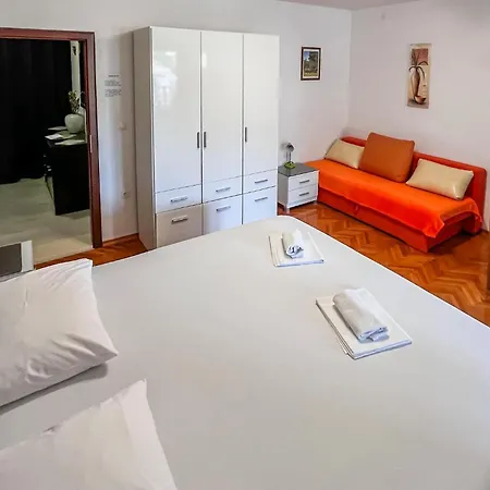 1 Bedroom In Duće