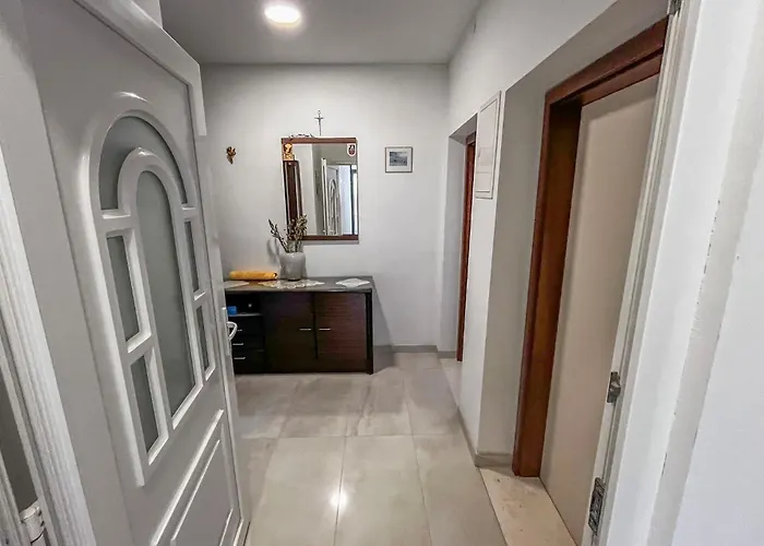 1 Bedroom In شقة Duće